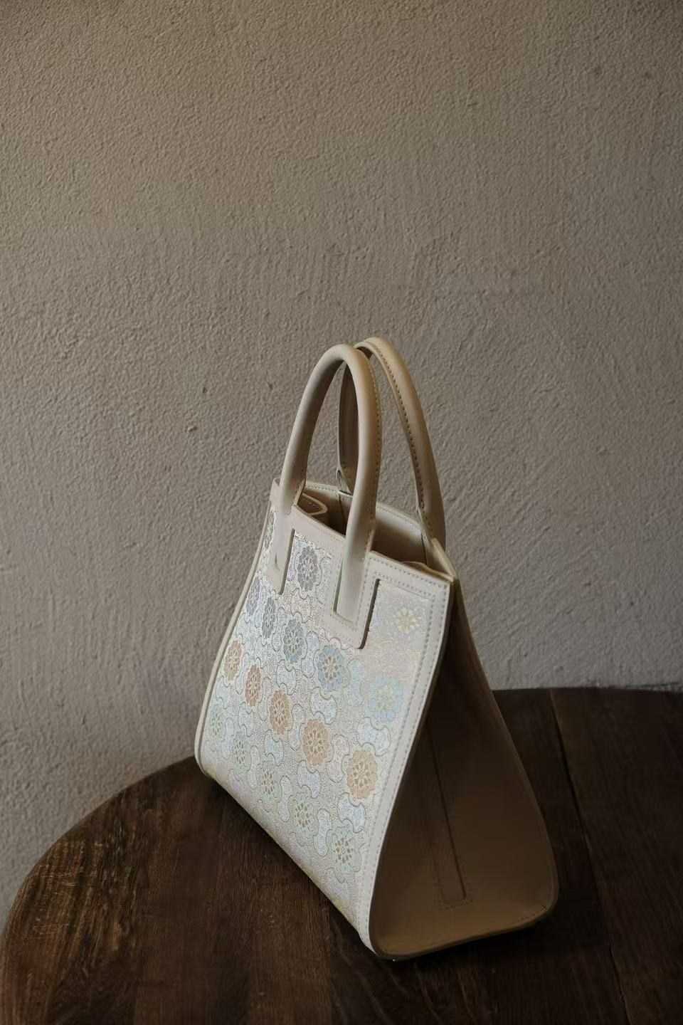 Boutique Songjin silk handbag collection